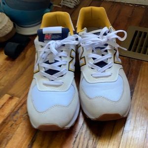 New Balance sneakers NWOT